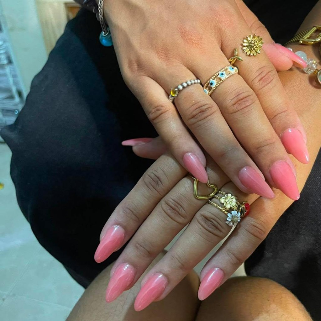 Uñas en gel almond pink